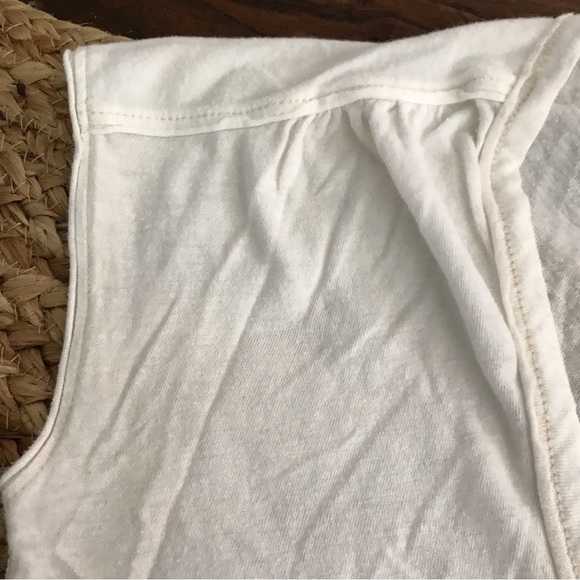 ▪️VINTAGE Abercrombie & Fitch Tee - Picture 5 of 7